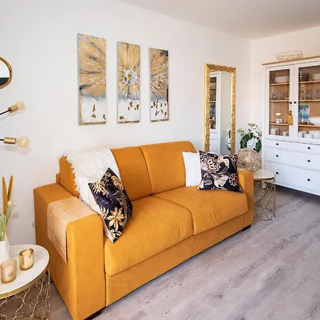 Апартаменты Modern With Sea Views On The Cote Dazur Йер