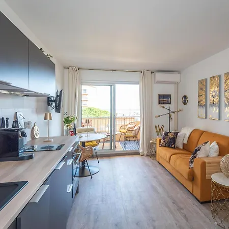 Апартаменты Modern With Sea Views On The Cote Dazur Йер